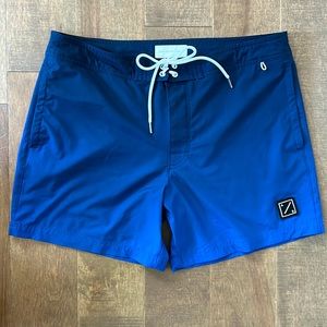 American Eagle - Men’s 6” Pattern Changing Board Shorts in Navy - Size Large